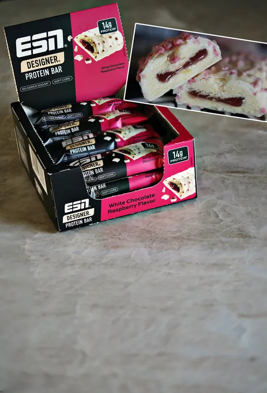 ESN Designer Bar – White Chocolate Raspberry, przekrojony